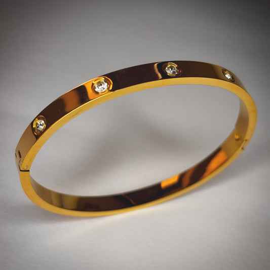 Kavnta Anti-Tarnish Bracelet For Women Contemporary Love AD